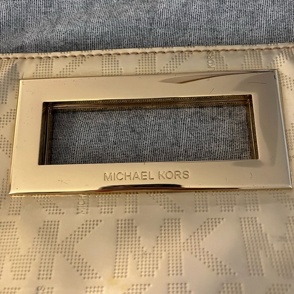 Michael Kors shiny gold clutch - Picture 3 of 9